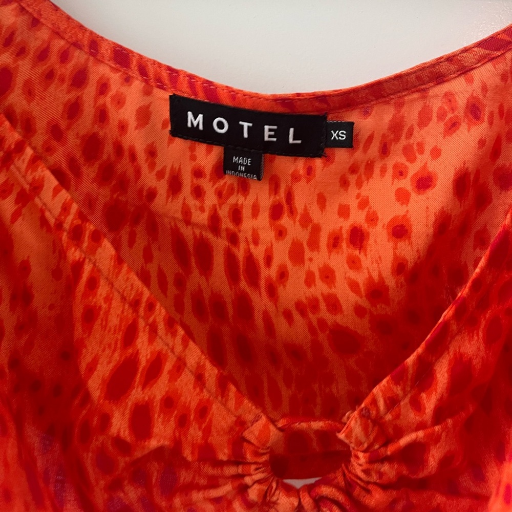Motel Rocks Crop Top Animal Print - Picture 2 of 3